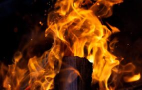 Hallan en Reino Unido la evidencia más antigua del uso deliberado del fuego