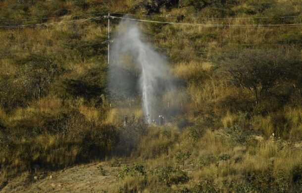 Fuga en ducto de Pemex obliga a cerrar vialidades en Tlajomulco