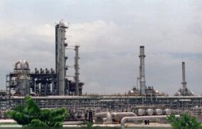 Pemex lanza licitaciones para obras en refinería Francisco I. Madero