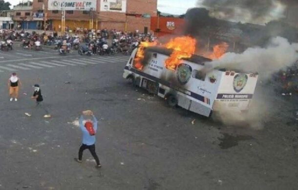 Venezuela libera a 99 detenidos tras crisis postelectoral de 2024