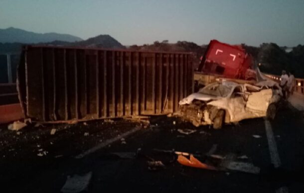 Volcadura de tráiler en San Marcos deja saldo de un muerto y tres personas lesionadas