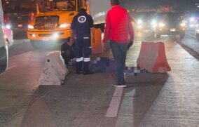 Motociclista muere arrollado por tráiler en Carretera a Chapala