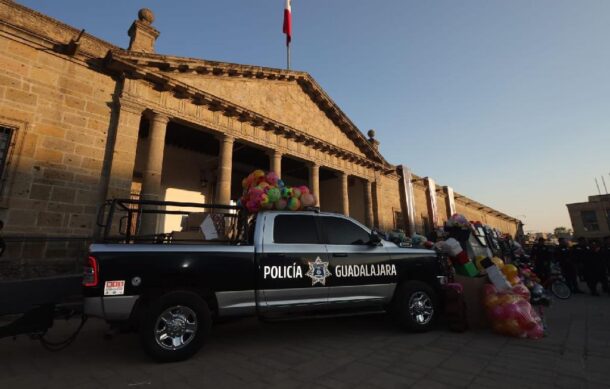 Policía de Guadalajara reparte juguetes en colonias vulnerables
