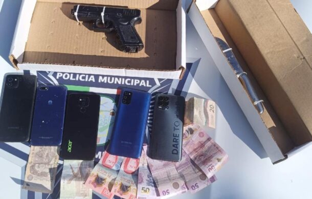 Policías de Tlajomulco frustran robo con violencia y detienen a tres sujetos