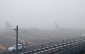 Neblina suspende operaciones en el AICM