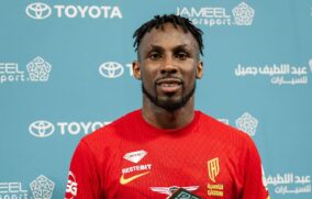 Julián Quiñones anota un triplete en Liga de Arabia