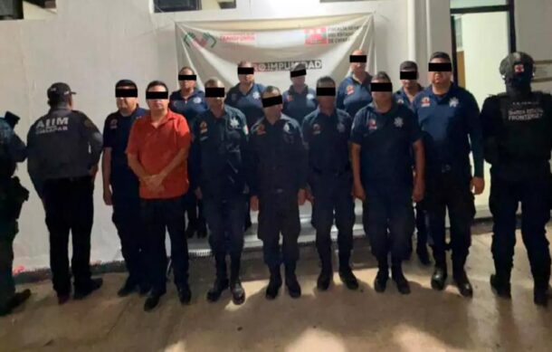Detienen a 12 policías municipales en Mazatán durante operativo