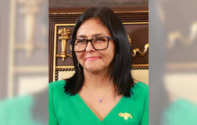 Delcy Rodríguez se reúne con el director de la CIA en Caracas en medio de acercamientos con EU