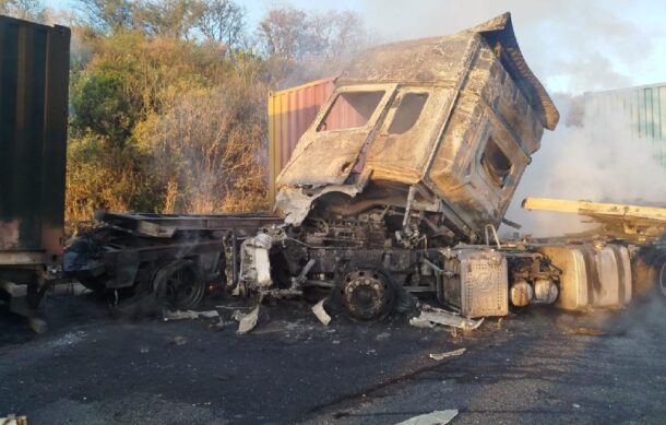 Choque en autopista Zapotlanejo-Maravatío deja un muerto y estragos viales