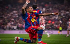 Barcelona golea y va a la final de la Supercopa de España