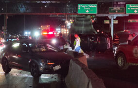 Doble choque provoca volcadura y caos vial en carretera a Chapala