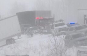 Choque masivo por tormenta invernal deja heridos en autopista de Michigan