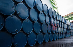 Mezcla mexicana alcanza 66.63 dólares tras tensión en Medio Oriente