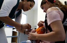 Jalisco aplica hasta 12 mil vacunas diarias contra sarampión tras reforzar brigadas