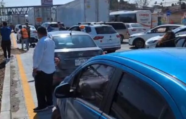 Bloquean carretera a Chapala en El Salto por cierre de retorno