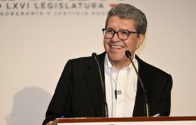 Pide Monreal seguir con el ejemplo de Sheinbaum