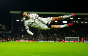 Raúl Jiménez marca gol en triunfo del Fulham