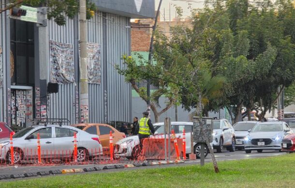 Sin previo aviso, cierran la Calzada Independencia por obras del SIAPA