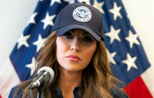 Trump releva a Kristi Noem de Seguridad Nacional