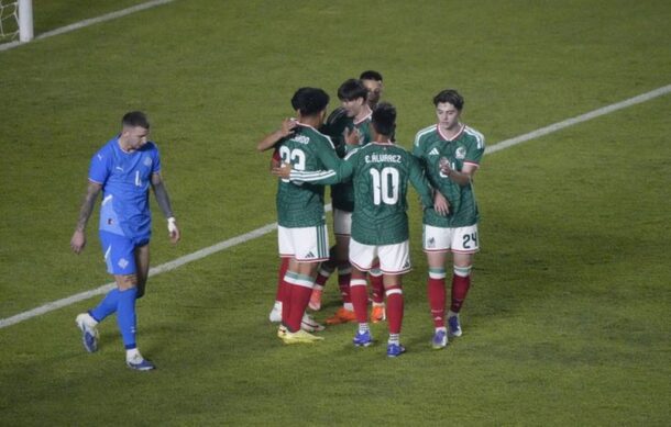 La Selección Mexicana golea a Islandia; brillan jugadores de Chivas