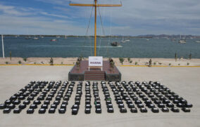 Marina y Comando Sur interceptan cargamento de cocaína frente a Colima