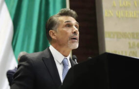 Suspenden derechos de Sergio Mayer en Morena