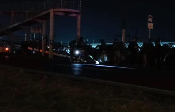 Atacan a balazos a conductor en carretera Nogales