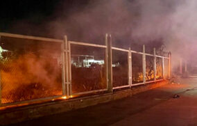 Incendio consume pastizal en lote baldío de la colonia Insurgentes