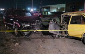 Choque frontal en avenida Adolf Horn deja cinco lesionados