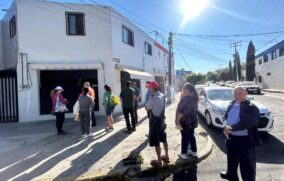Negocios atienden con las cortinas cerradas en Zapopan