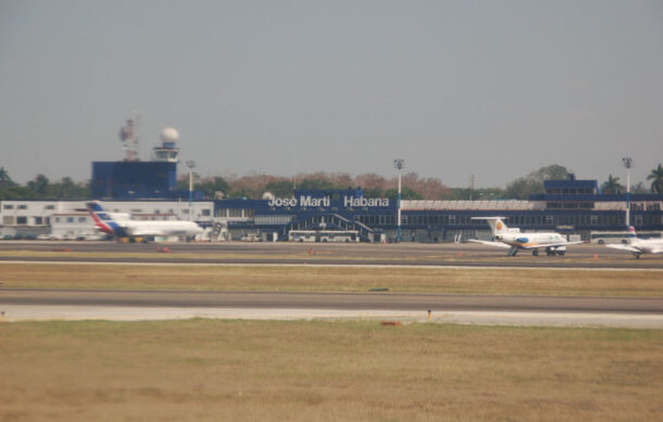 Escasez de combustible golpea al turismo en Cuba y provoca cancelaciones