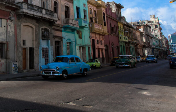 Cuba aplica racionamiento de combustible y teletrabajo ante crisis energética