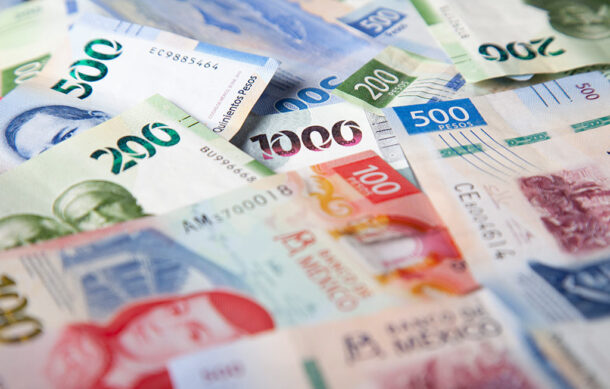 Dólar se cotiza en 17.63 pesos en la apertura