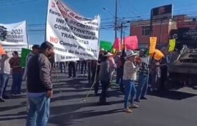 Comunidad Indígena de Mezquitán bloquea carretera a Saltillo por adeudo de la SICT