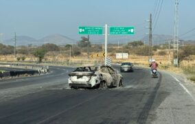 Aún hay personas que no pueden regresar a Jalisco por bloqueos carreteros