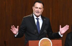 Llama gobernador de Querétaro a defender la soberanía y la dignidad de México