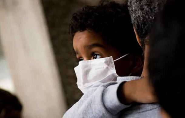 Cubrebocas quirúrgicos son los que deben utilizar los estudiantes: Salud