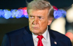 Trump anuncia arancel global de 10% tras fallo de la Corte