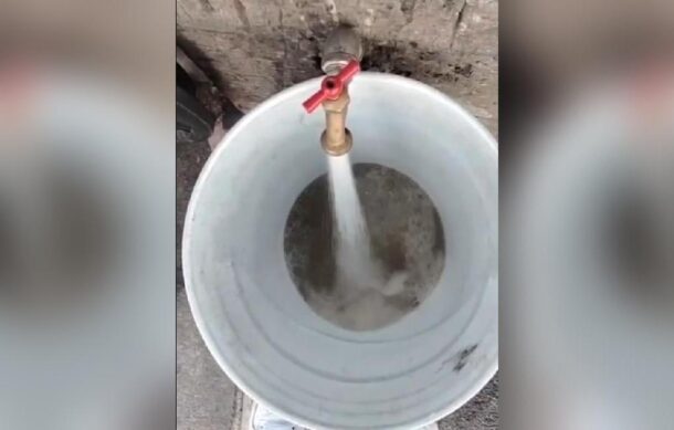Reportan sucia el agua de la colonia Oblatos, de Guadalajara