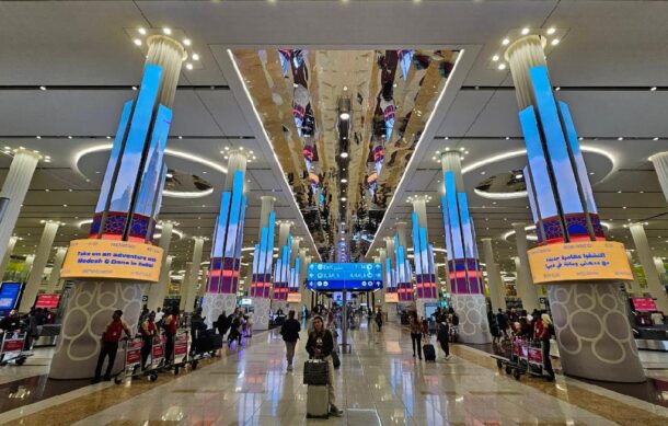Aeropuerto de Dubái reanuda parcialmente operaciones