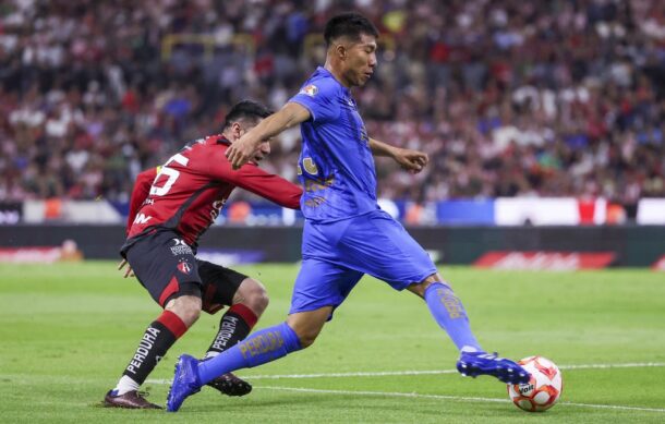 Remonta Chivas y gana el Clásico Tapatío al vencer 2-1 al Atlas