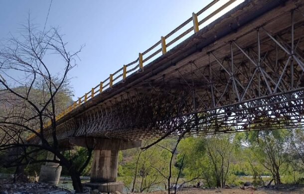 Atribuyen instalación de explosivos en puente La Desembocada al CJNG