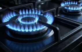 Qatar y Arabia Saudita suspenden producción de gas tras ataques iraníes