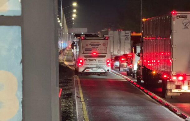 Volcadura de tráiler en Periférico colapsa el sur de ZMG