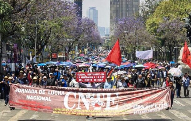 Con la amenaza de no permitir que haya mundial de fútbol, la CNTE concluye plantón y paro nacional
