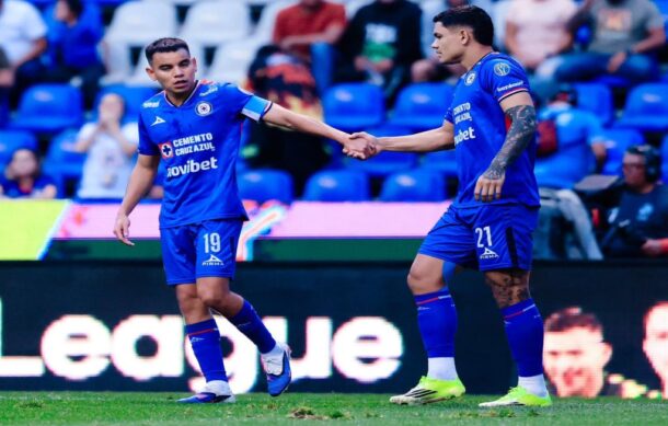 Cruz Azul golea al San Luis y sigue de líder en la Liga MX