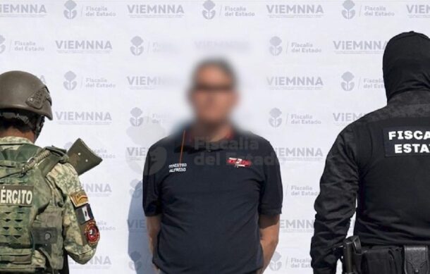 Detienen en Puerto Vallarta a maestro de inglés por trata de personas