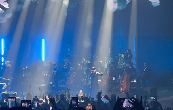 El reguetonero Yandel cautiva al público tapatío con show sinfónico