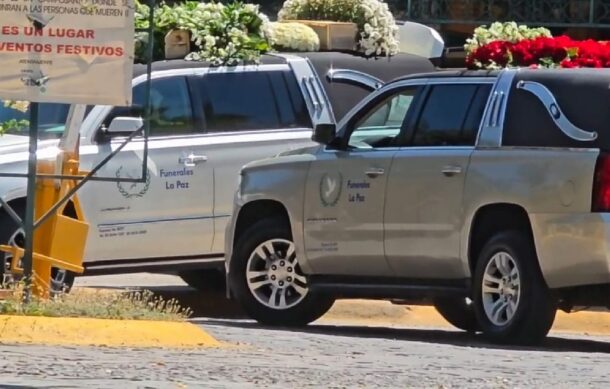 Arriba cortejo fúnebre de “El Mencho” al panteón Recinto de la Paz en Zapopan