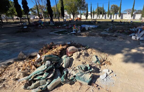 Denuncian irregularidades y abandono en obras del panteón de Mezquitán